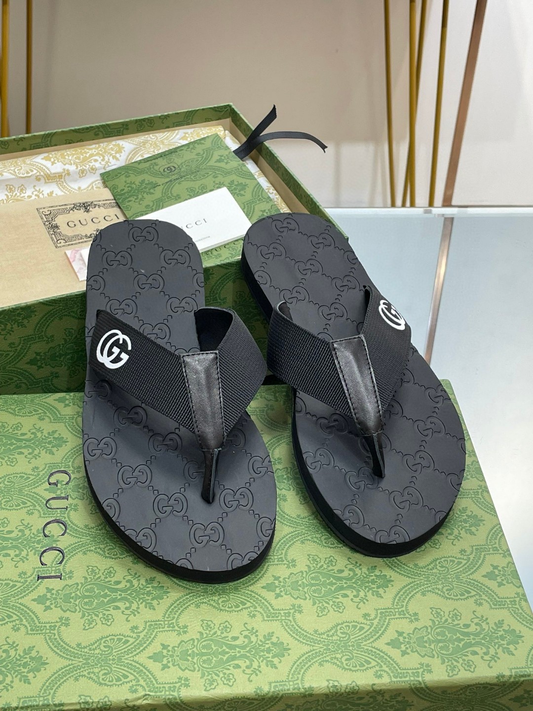 Gucci-Thong-Sandal-1