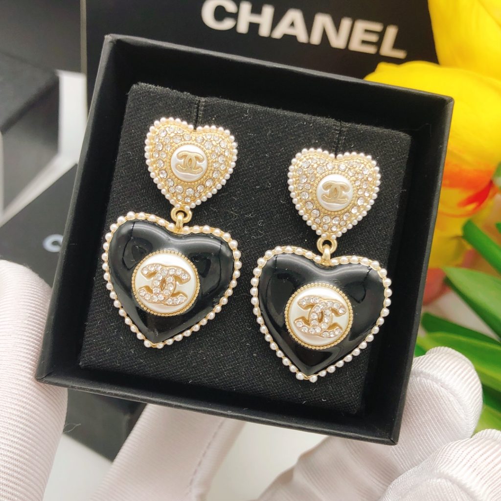 Heart-Pearl-Pendant-Earrings-1