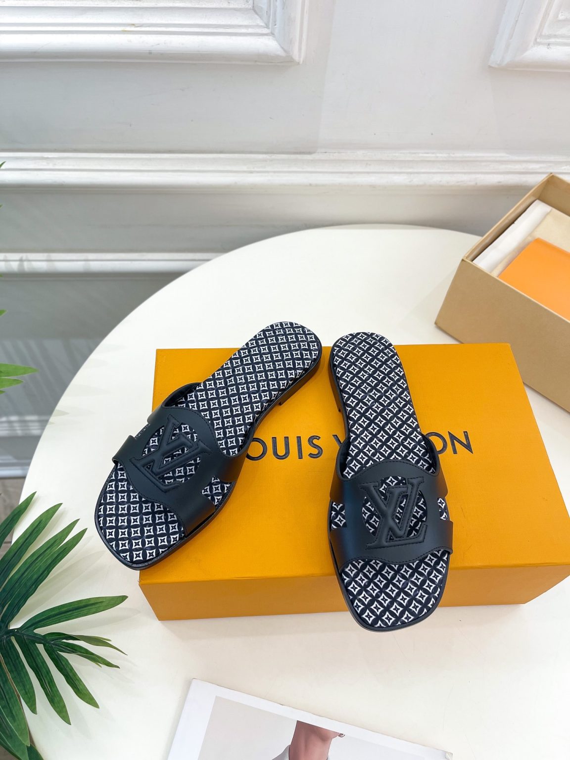 Louis Vuitton Isola Flat Mule LV Black For Women