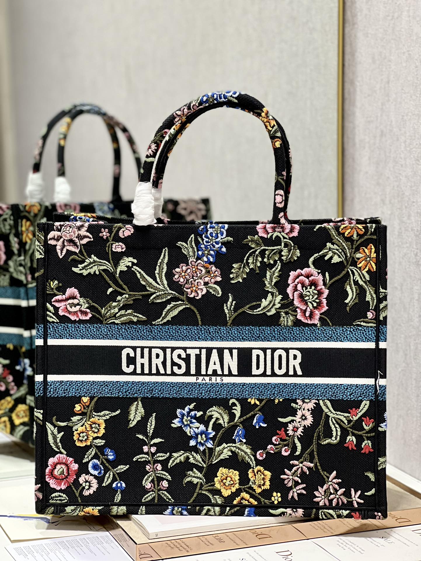 Large-Dior-Tote-Bag-9