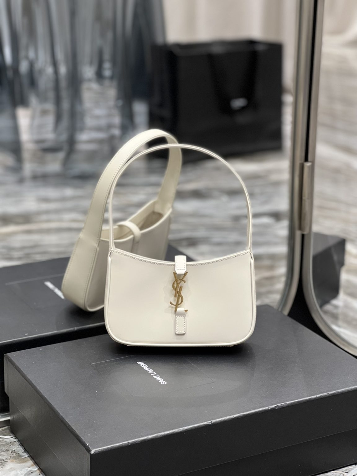 Saint Laurent Le 5 A 7 Mini White For Women‎ 7.5in/19cm 7103182R20W9207