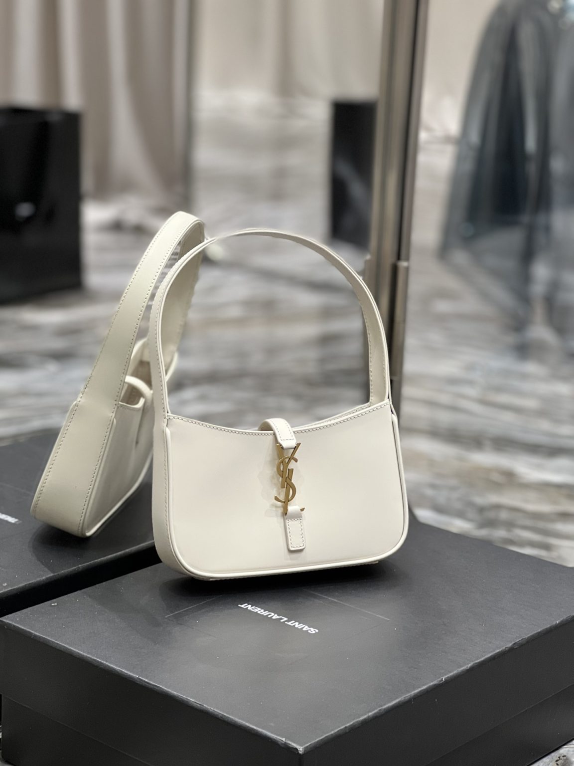 Saint Laurent Le 5 A 7 Mini White For Women‎ 7.5in/19cm 7103182R20W9207