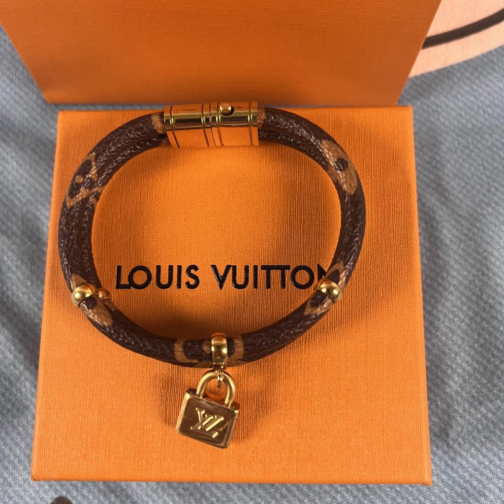 Louis-Vuitton-Double-Bracelet-2