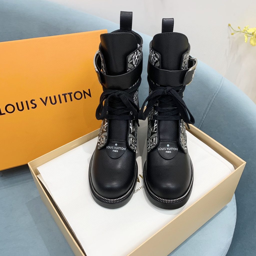 Louis-Vuitton-Metropolis-Flat-Ranger-1