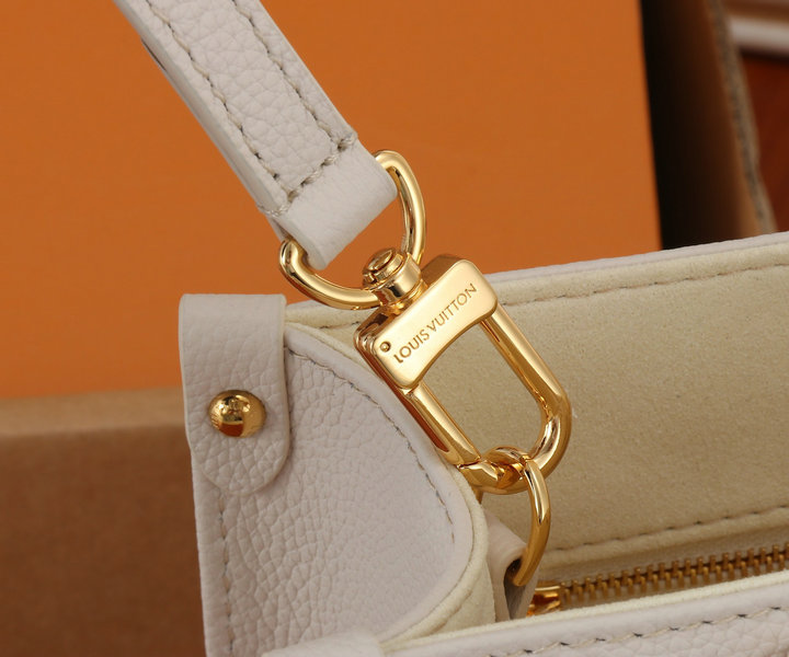 Louis-Vuitton-OnTheGo-PM-Tote-Bag-5