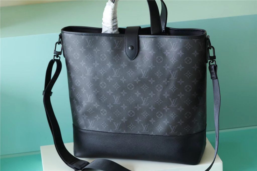 Saumur Tote Monogram Eclipse Black For Men 15in/38cm M45914