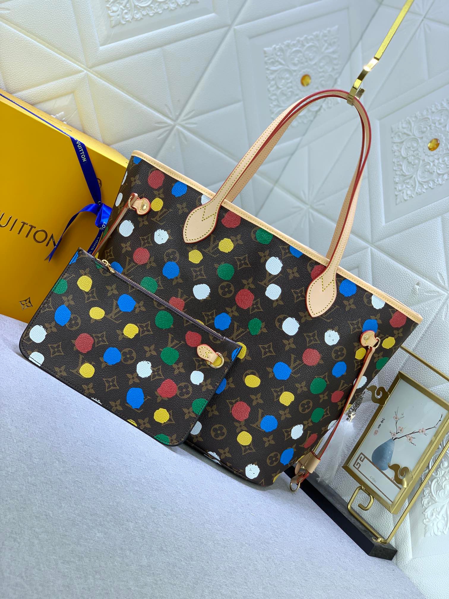 Louis-Vuitton-Yayoi-Kusama-Neverfull-MM-Monogram-Multicolor-1