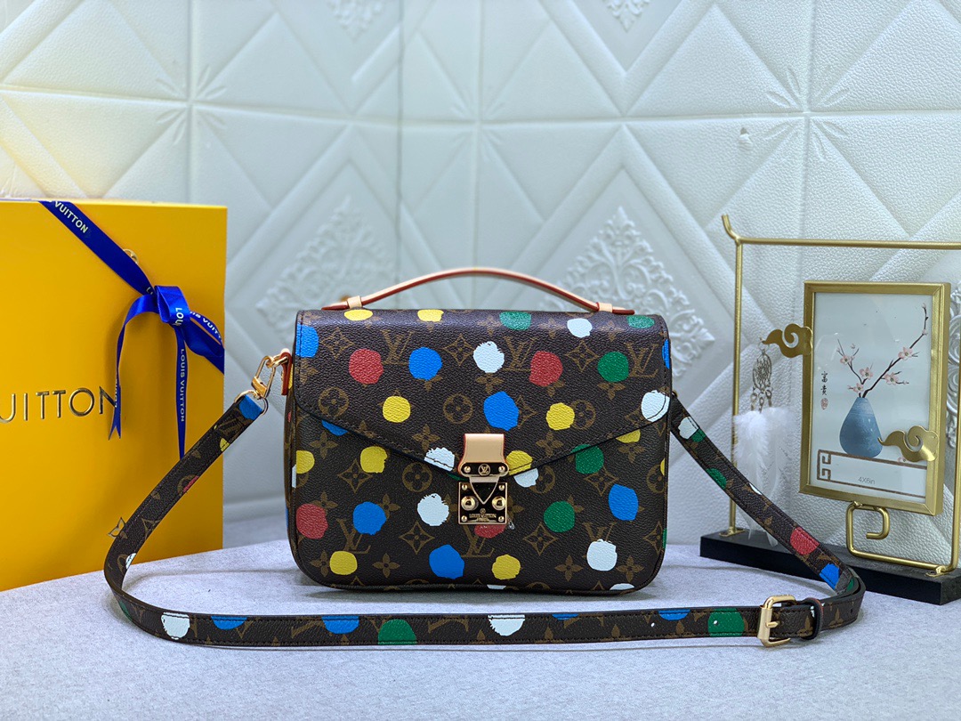 Louis-Vuitton-x-Yayoi-Kusama-Pochette-Metis-Monogram-Multicolor