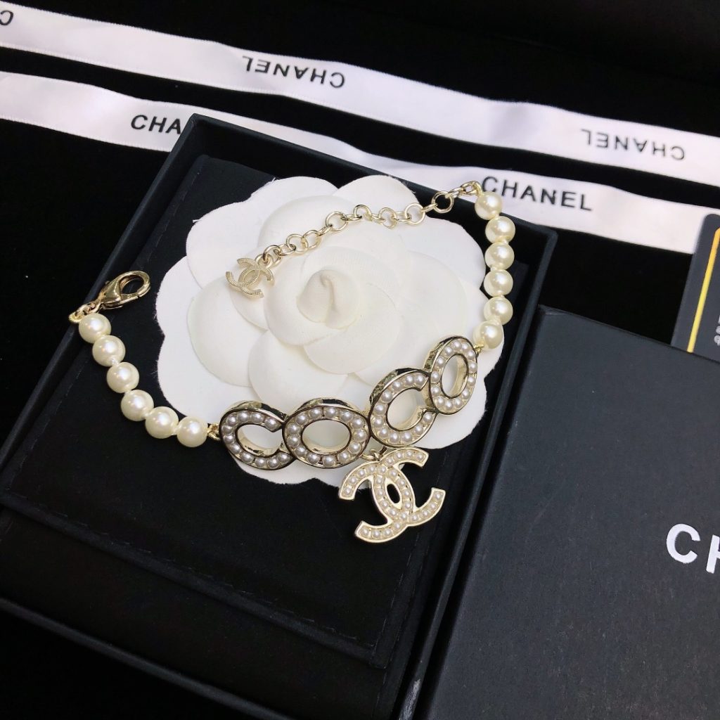 Chanel Pearl Bracelet Gold For Women