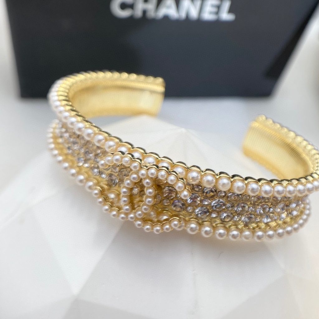 Chanel Pearls Bracelet Gold For Women