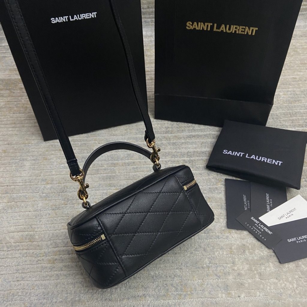 Saint Laurent Quilted Wash Bag White/Black For Women 16cm / 6.3in