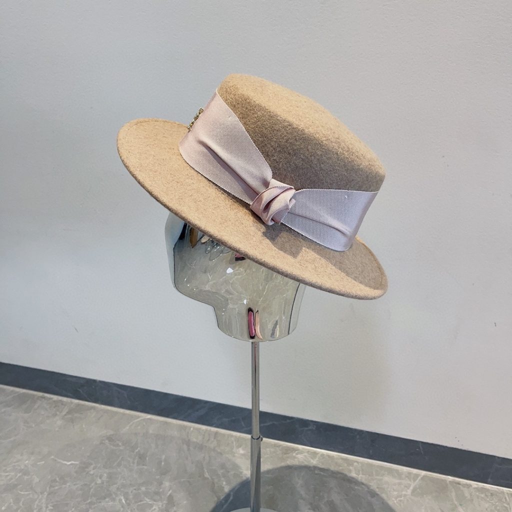 Saint Laurent Trilby Hat In Wool Felt Beige For Women