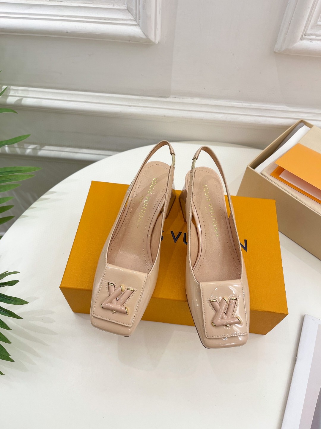 Shake-Slingback-Pump-1-1