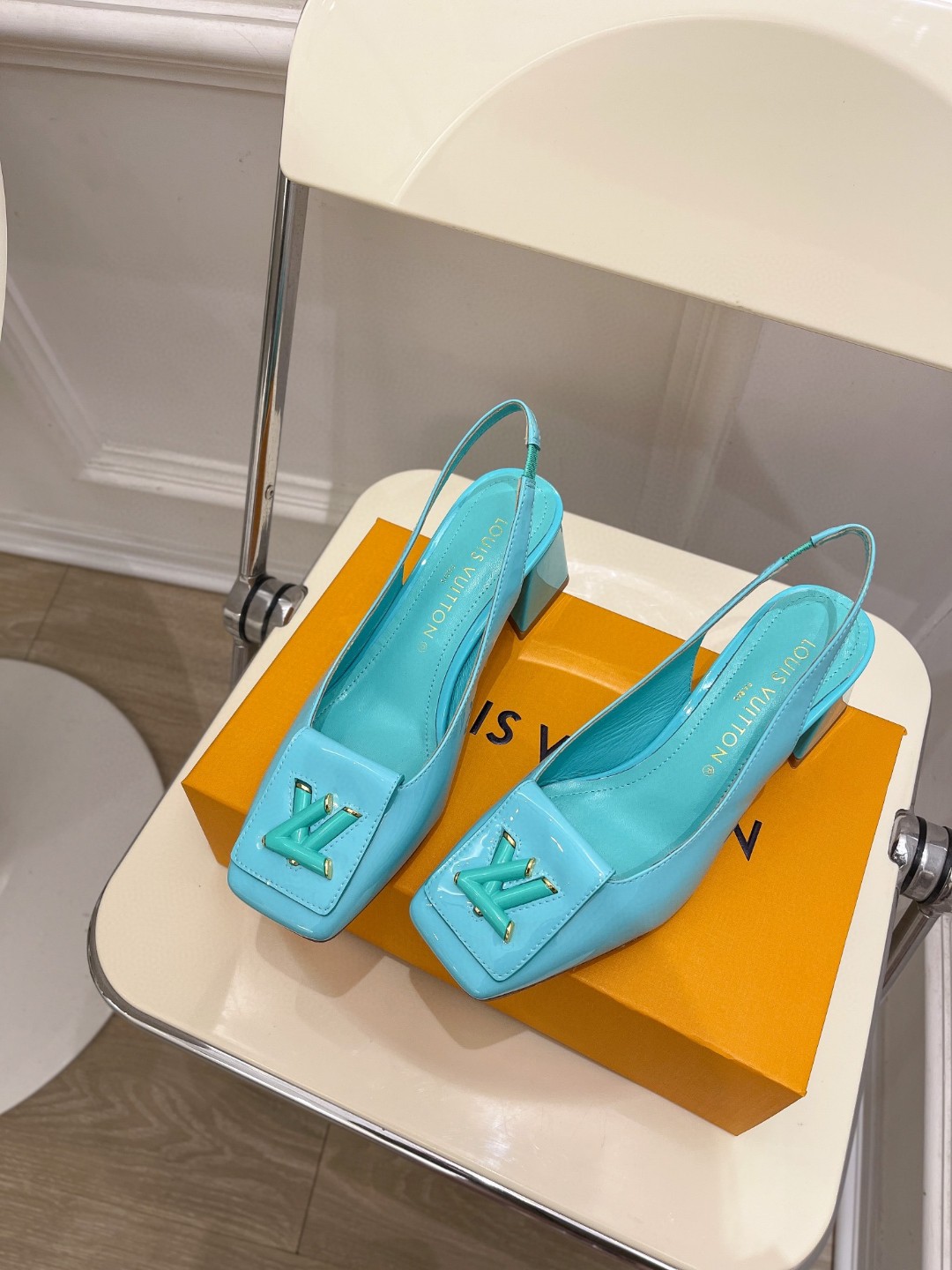 Shake-Slingback-Pump-4-3