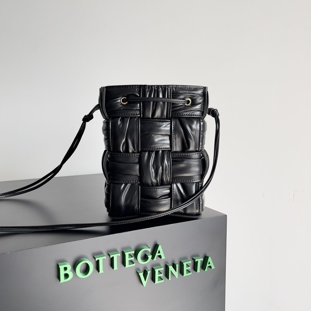 Small Cassette Bucket Bag Black/White For Women‎ 7.1in/18cm