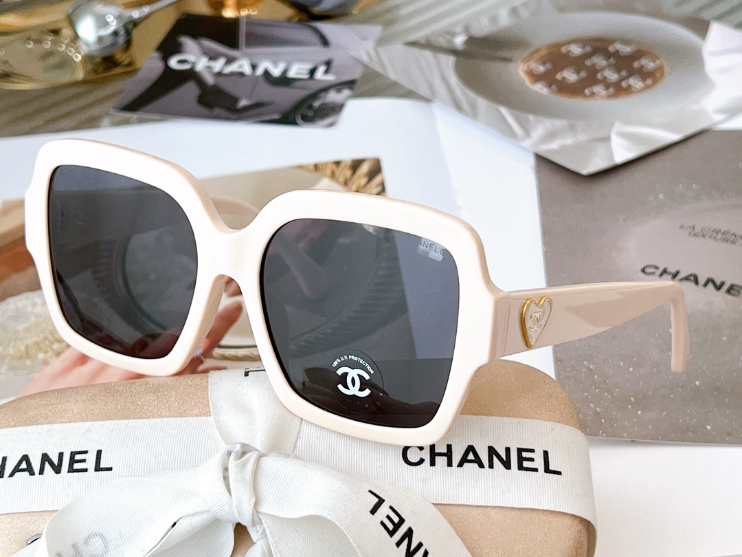 Chanel Sunglasses Pearls Gold CC Logo White For Women