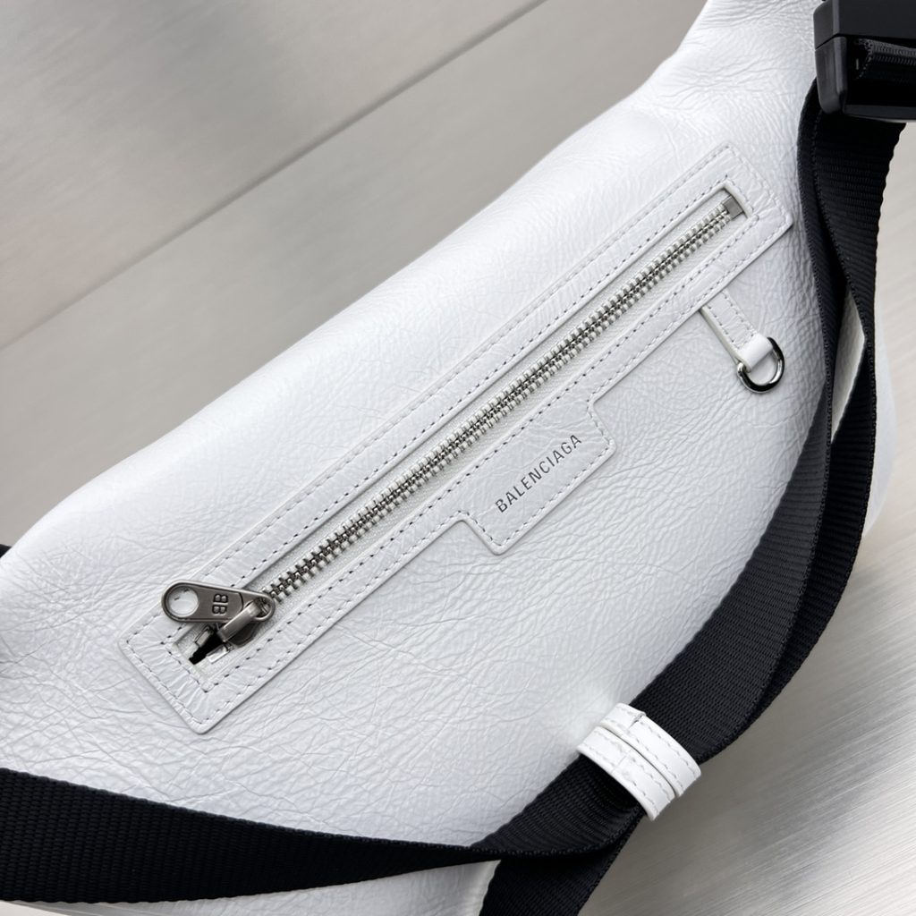 Superbusy Beltbag Black/White For Women‎ 15.7in/39.8cm 703143210C81000