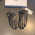 Chanel Gloves In Black