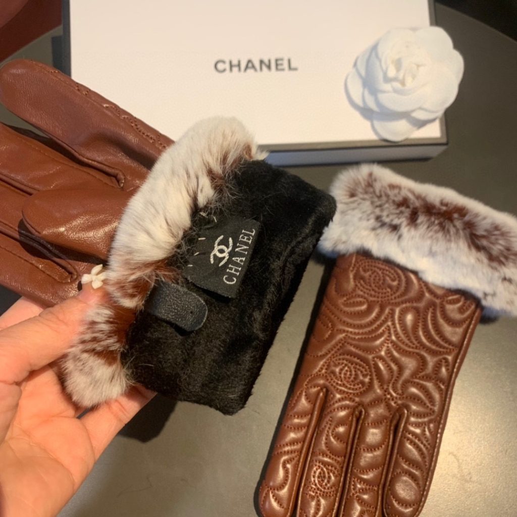 Chanel Gloves In Brown