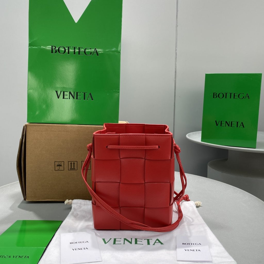 Bottega Veneta Mini Cassette Bucket Bag Red, For Women, Women’s Bags 5.5in/14cm 680217VCQC46358