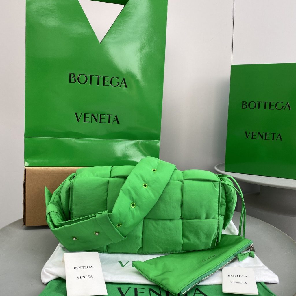 Bottega Veneta Padded Tech Cassette Bag For Women 11.8in/30cm In Green 628951VBO813724