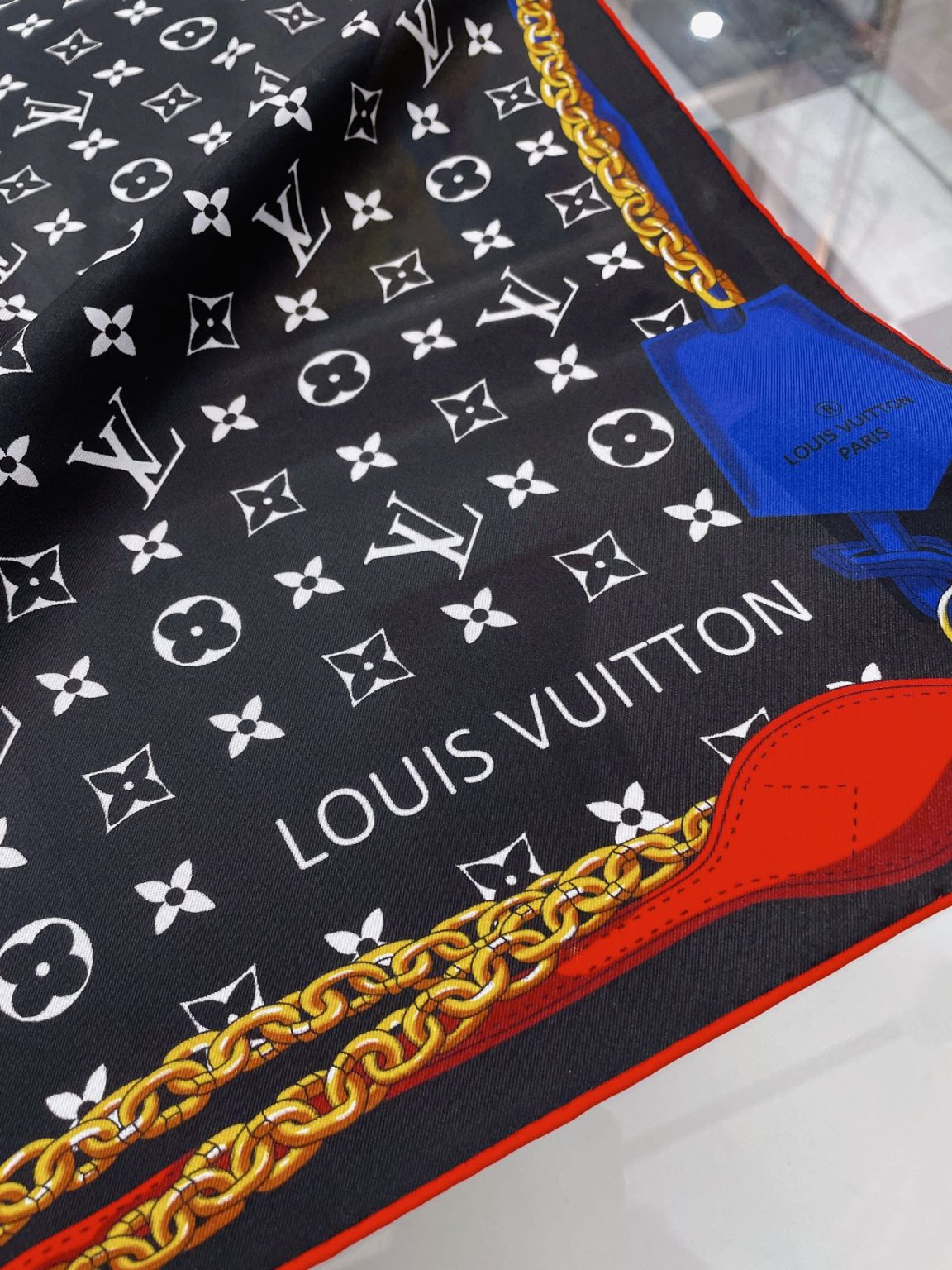 Louis Vuitton Monogram Pattern Black and White Square Scarf 90cm/35in