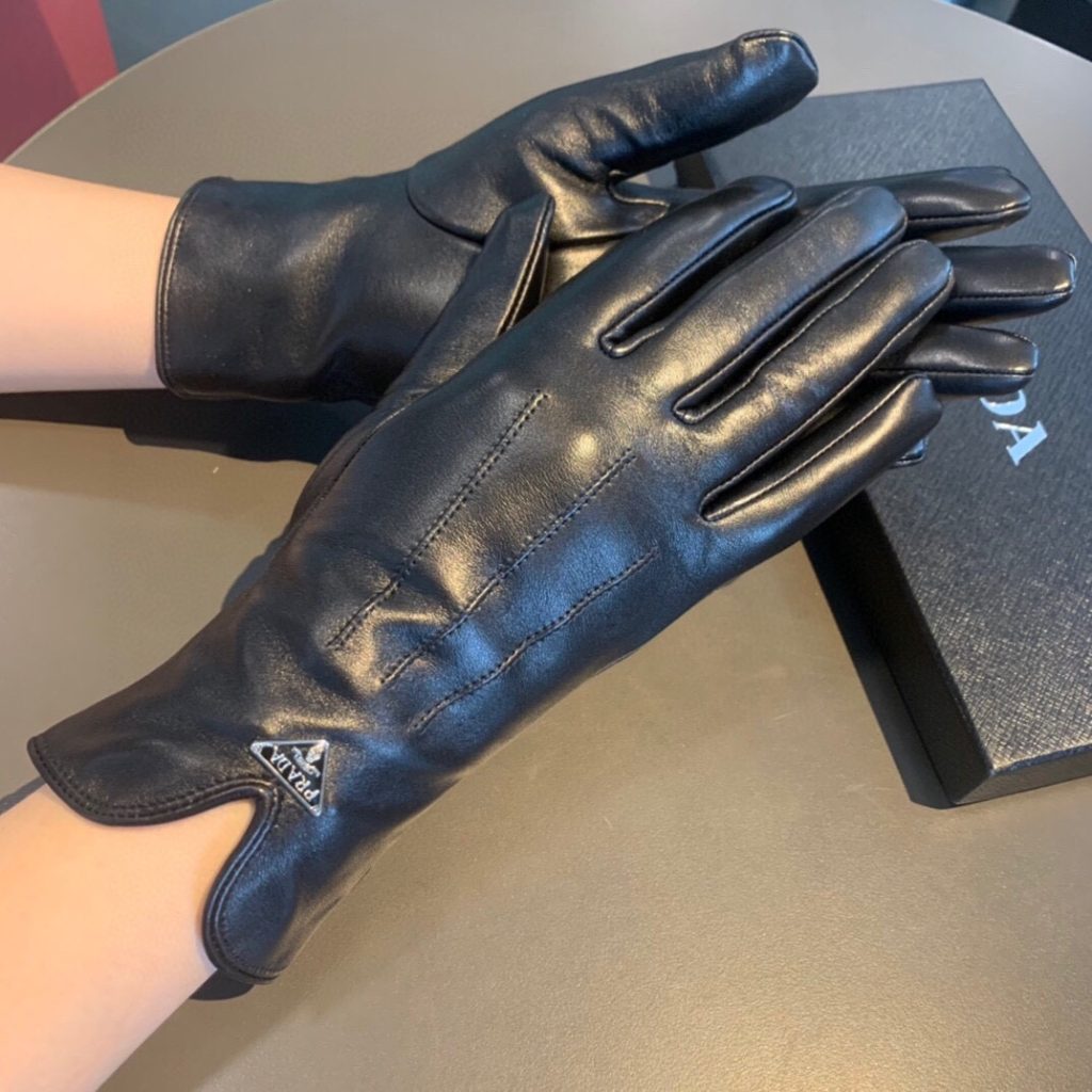 Prada Nappa Gloves In Black