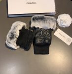 Chanel Gloves In Black