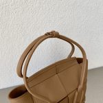 Bottega Veneta Mini Arco Almond, For Women, Women’s Bags 11.4in/29cm 600606VMAP12714