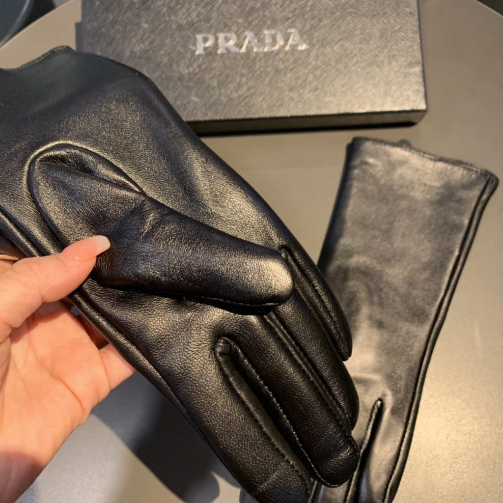 Prada Nappa Gloves In Black