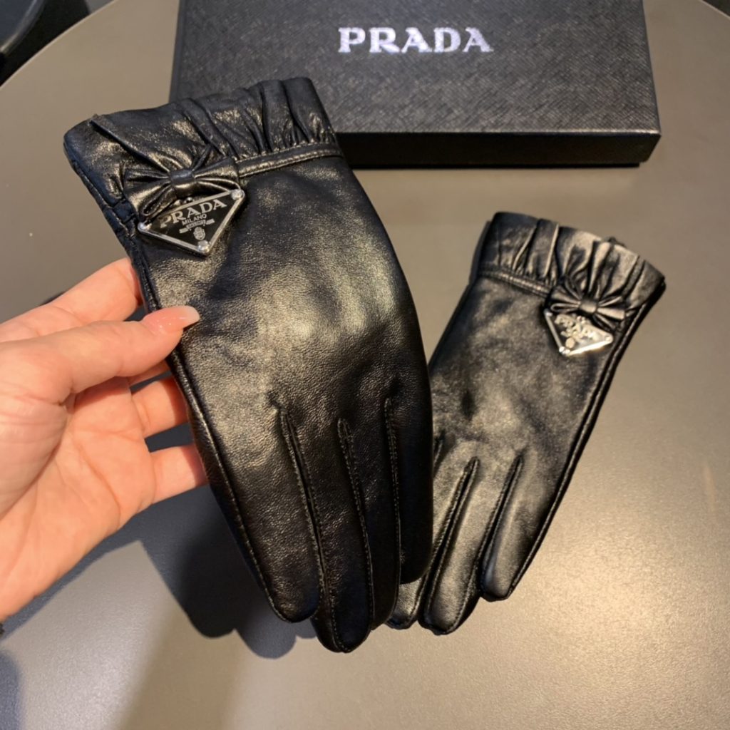 Prada Nappa Gloves In Black