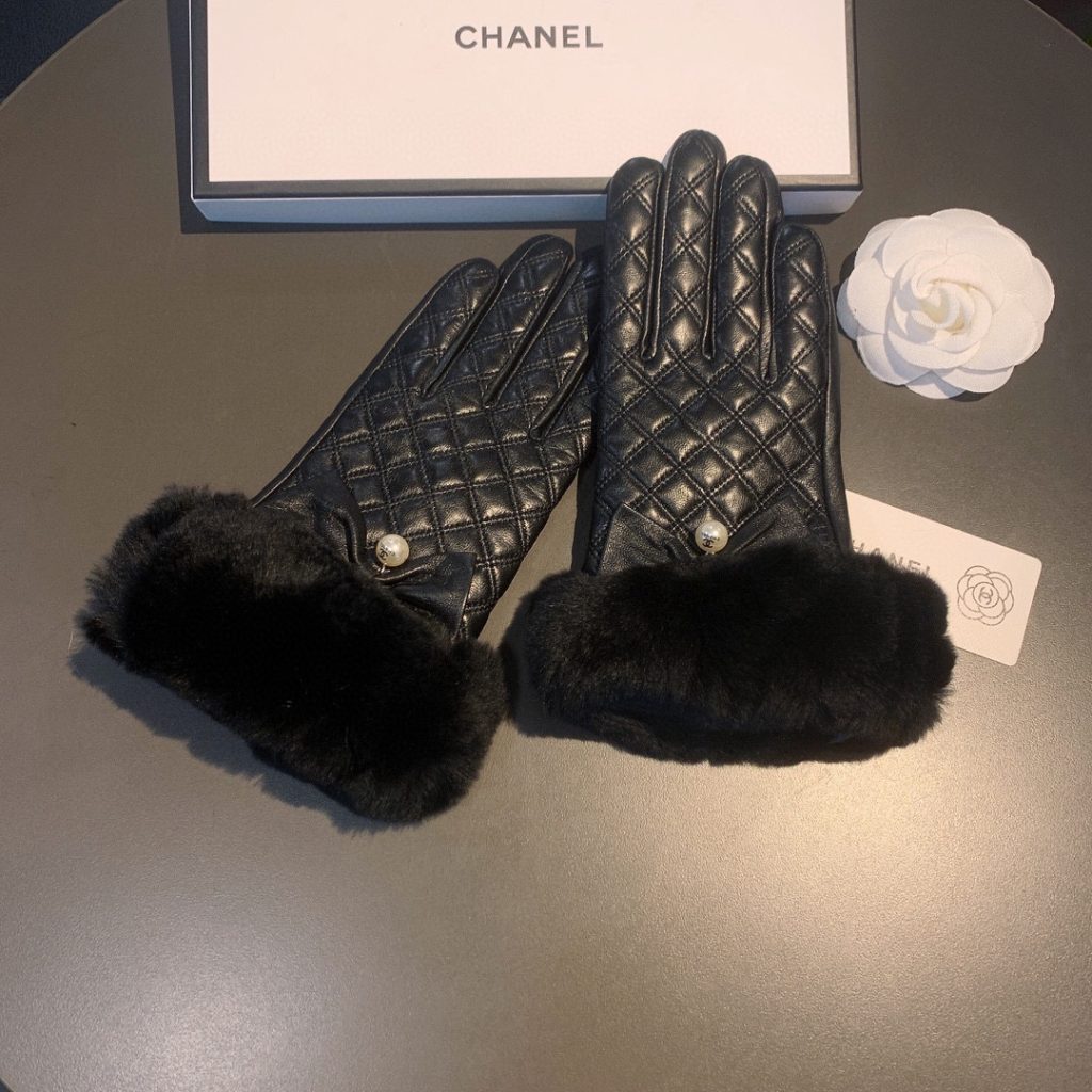 Chanel Gloves In Black