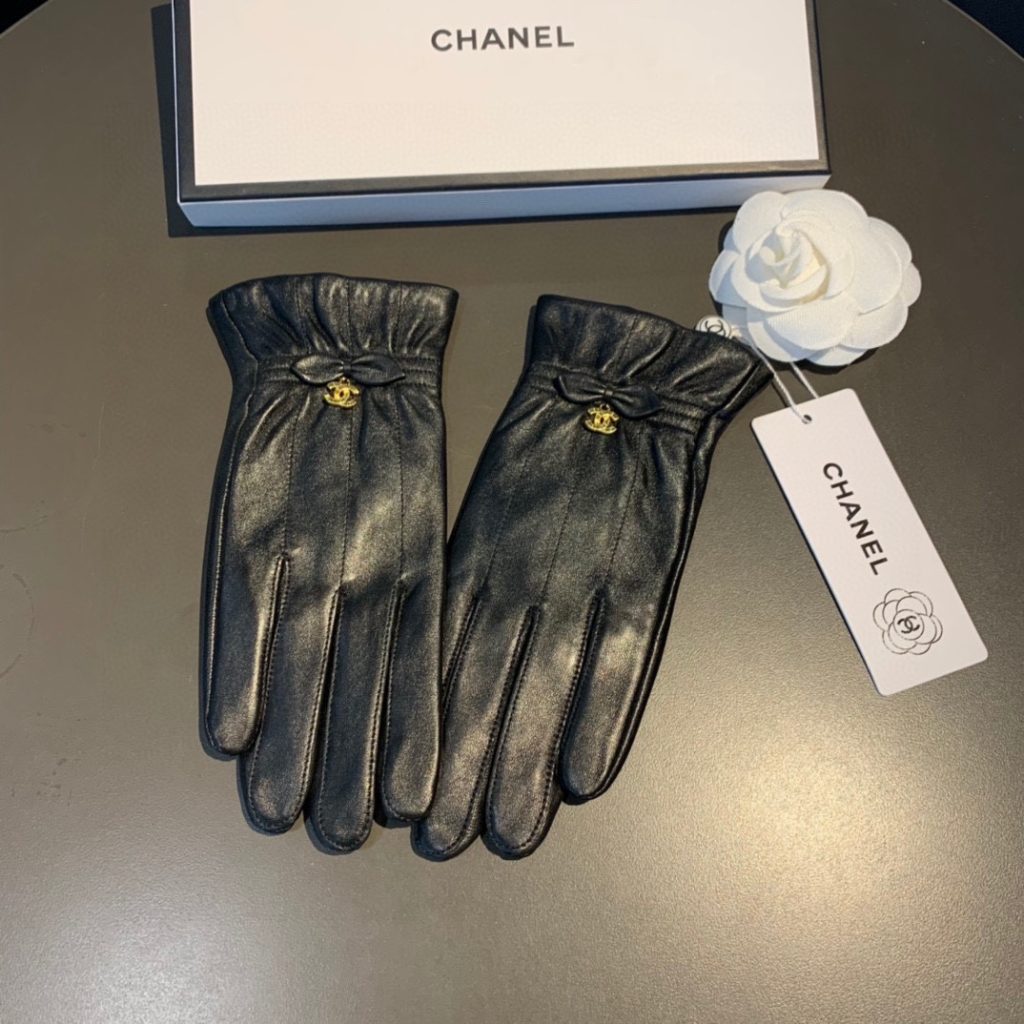 Chanel Gloves In Black