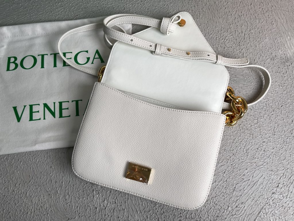 Bottega Veneta Mount White, For Women, Women’s Bags 8.3in/21cm 667399V12M09009