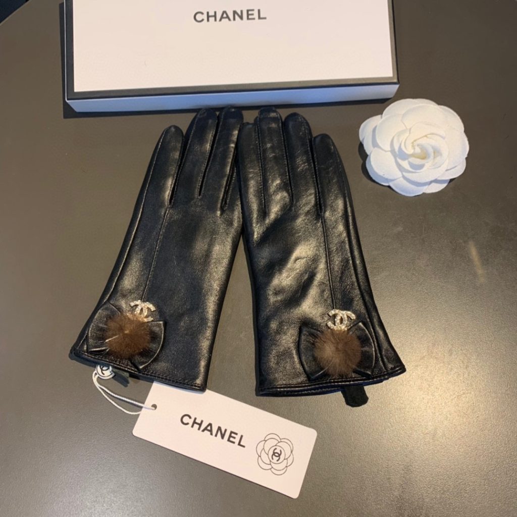 Chanel Gloves In Black