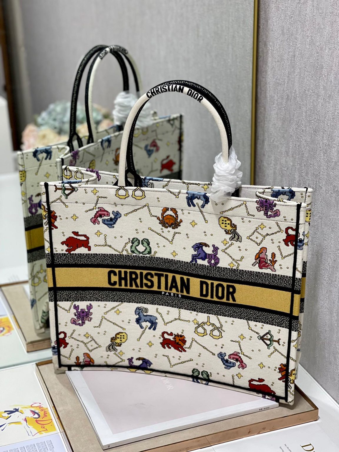 Christian Dior Large Dior Book Tote White, For Women, Women’s Handbags 16.5in/42cm CD M1286ZRTY_M941