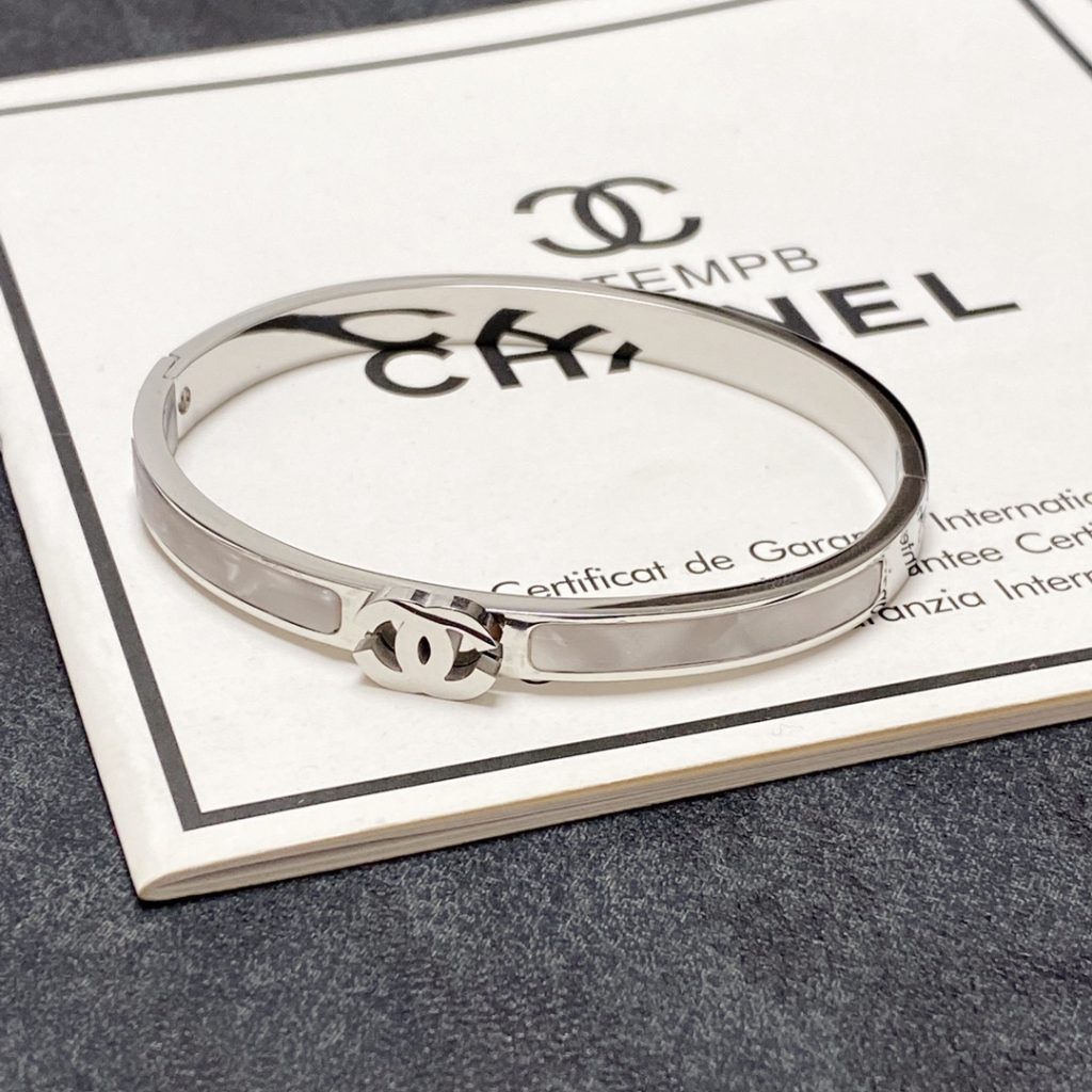 Chanel Bracelet – Size 19: 18 cm – 7.1 in