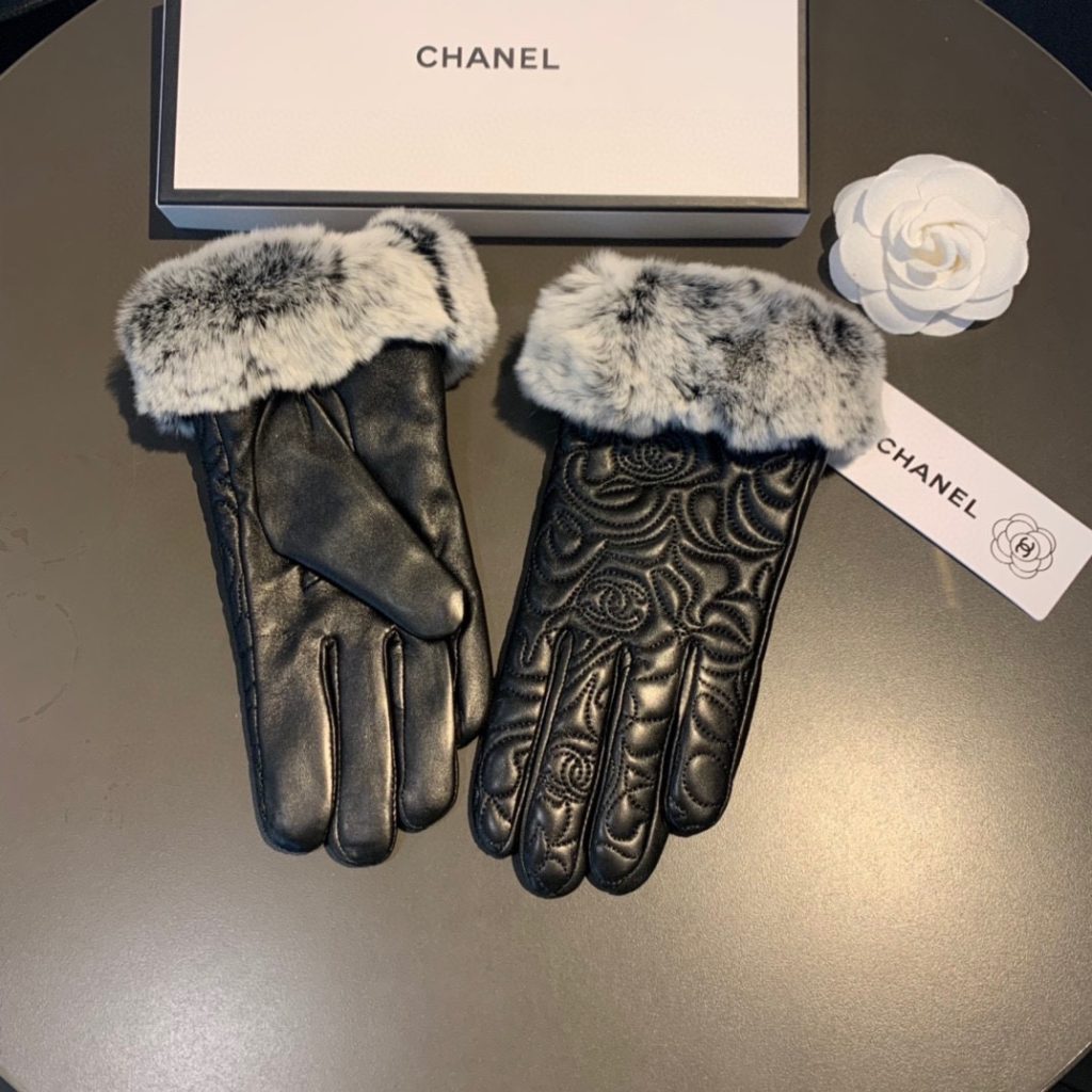 Chanel Gloves In Black