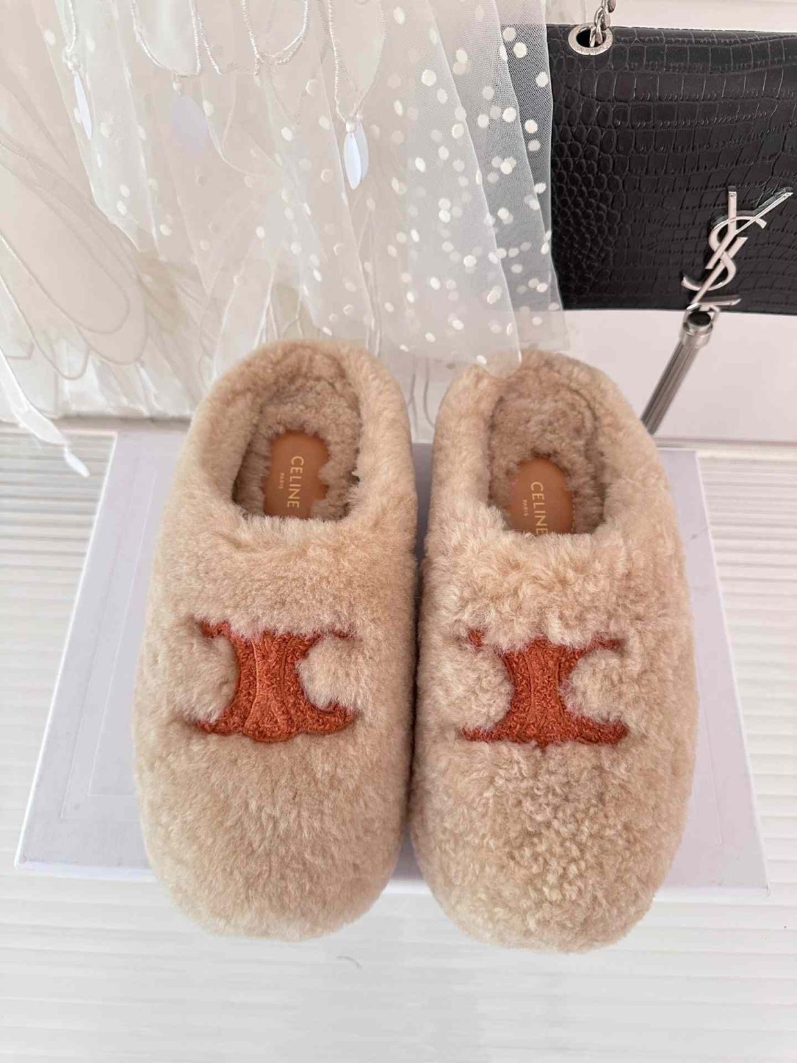 Celine Celine Fur Mule In Shearling Beige For Women 352433781C.01CR