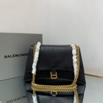 Crush Medium Chain Bag In Black For Women 12in/ 31cm