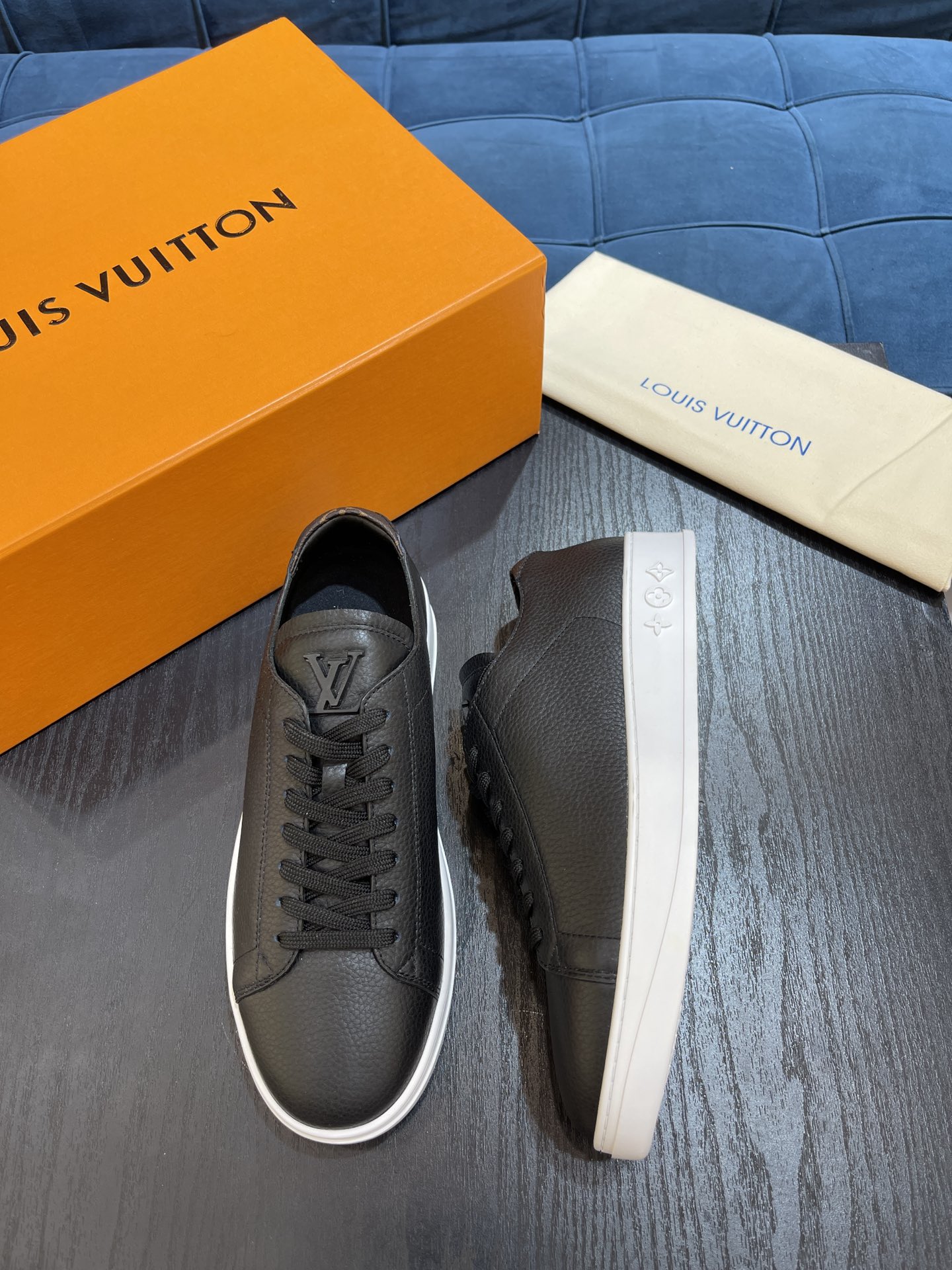 Louis Vuittion LV Resort Sneaker Black For Men LV 1AA621