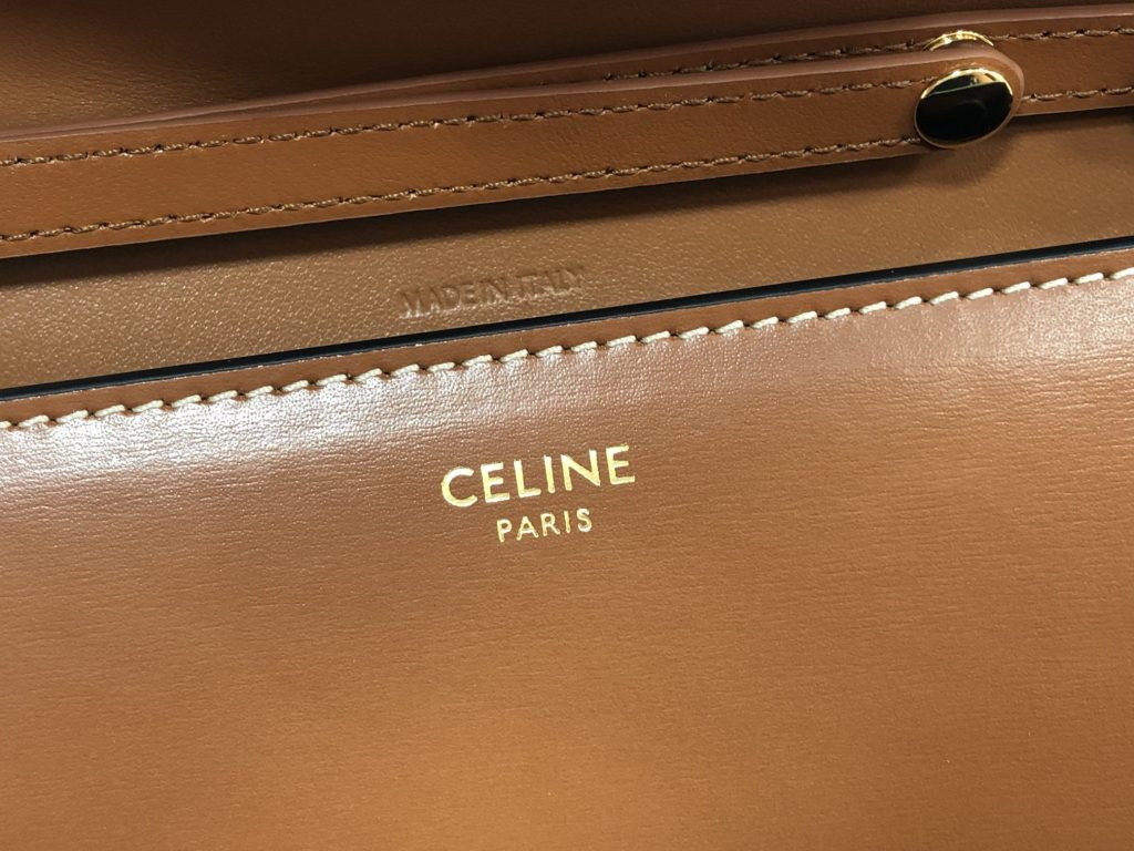 Celine Wallet On Chain Triomphe Tan For Women 7in/19cm 10J733DPV.04LU