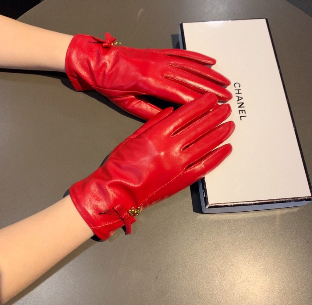 Chanel Gloves In Red