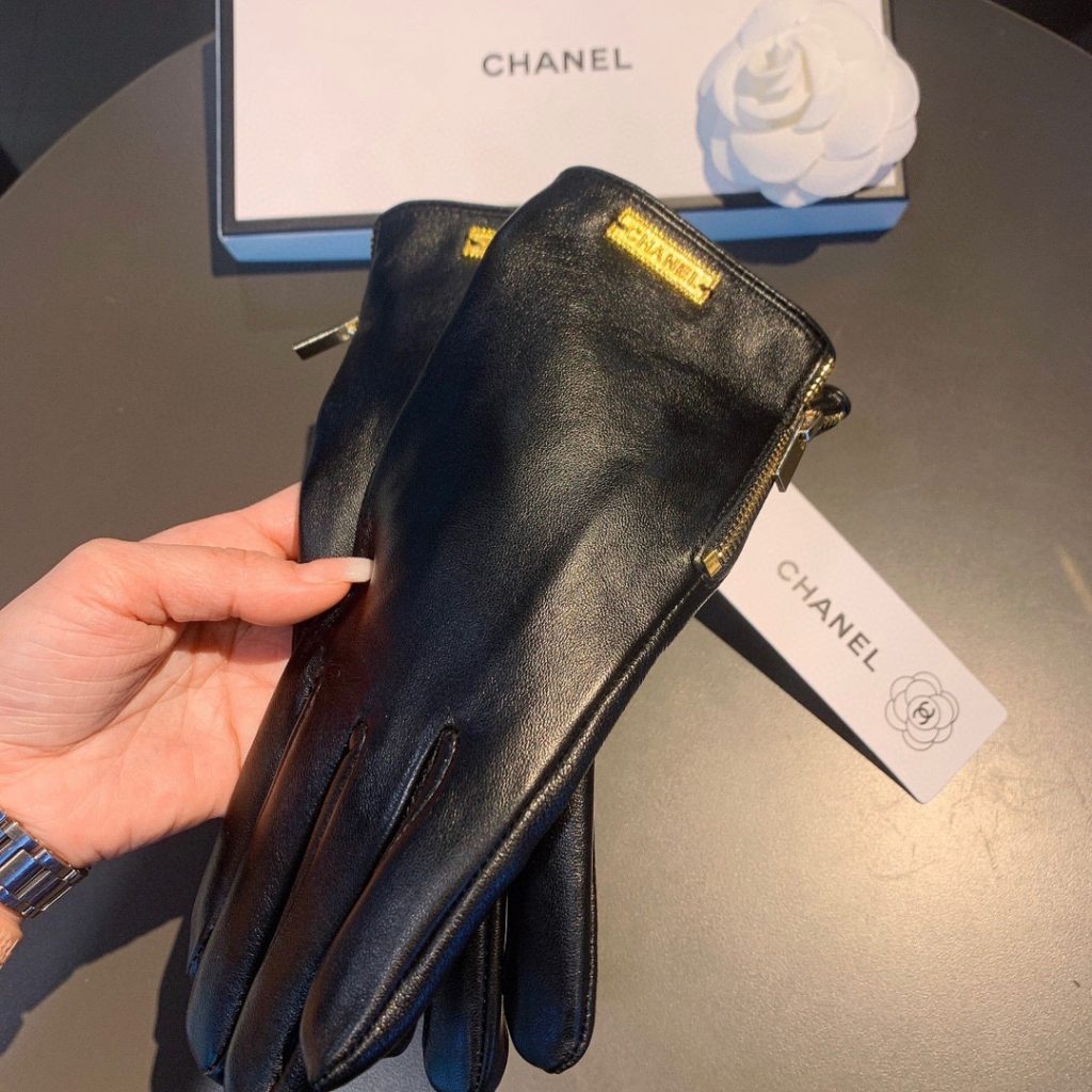 Chanel Gloves In Black