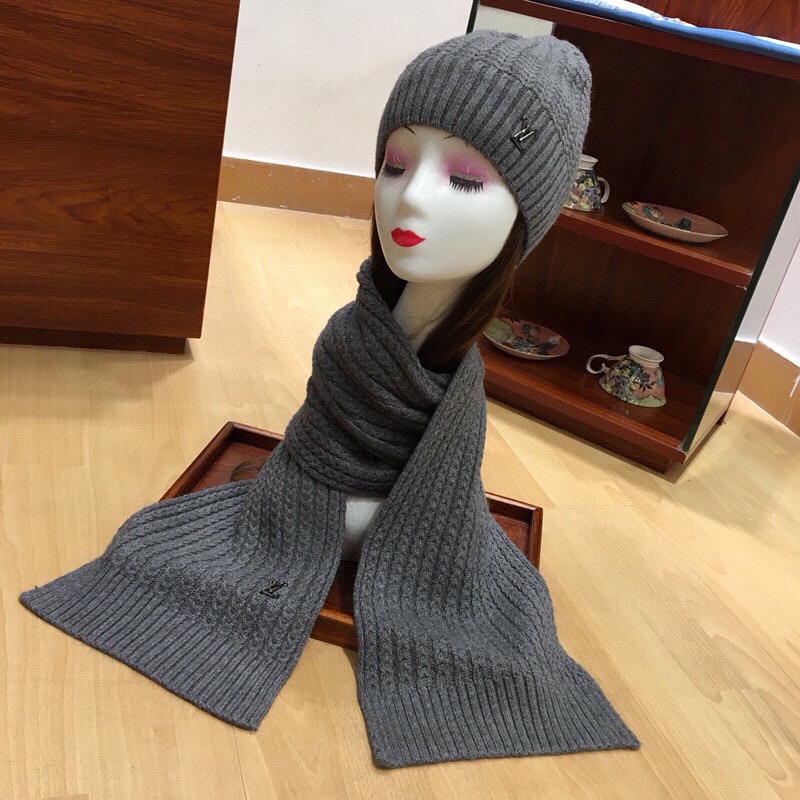 Louis Vuitton Beanie & Scarf Set In Grey