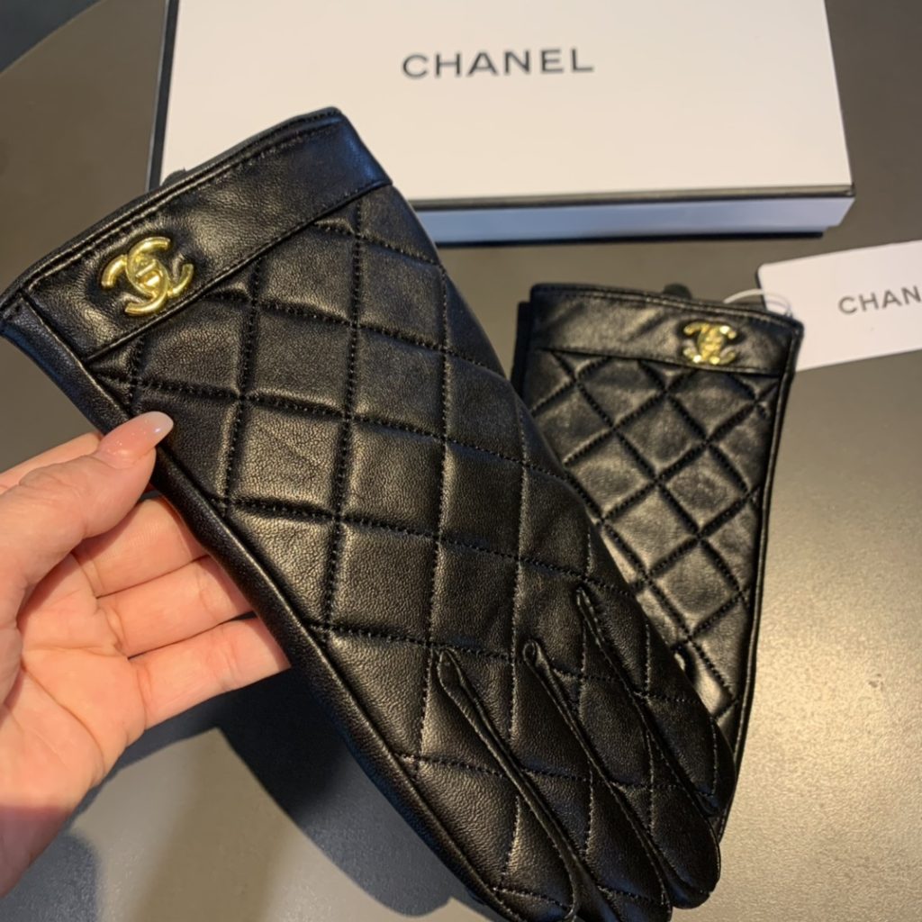 Chanel Gloves In Black