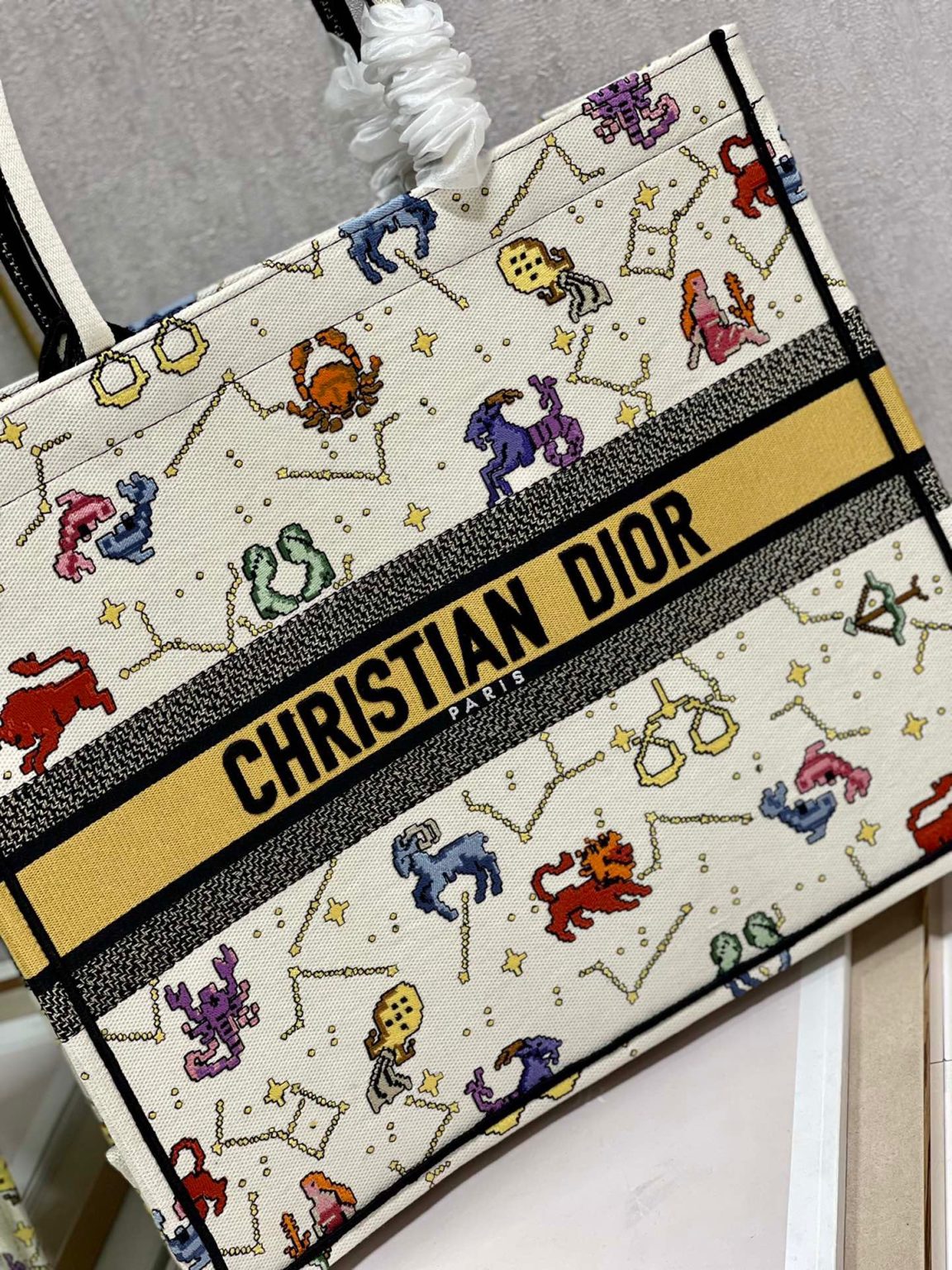 Christian Dior Large Dior Book Tote White, For Women, Women’s Handbags 16.5in/42cm CD M1286ZRTY_M941