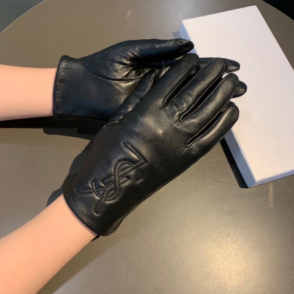 Saint Laurent Gloves In Black