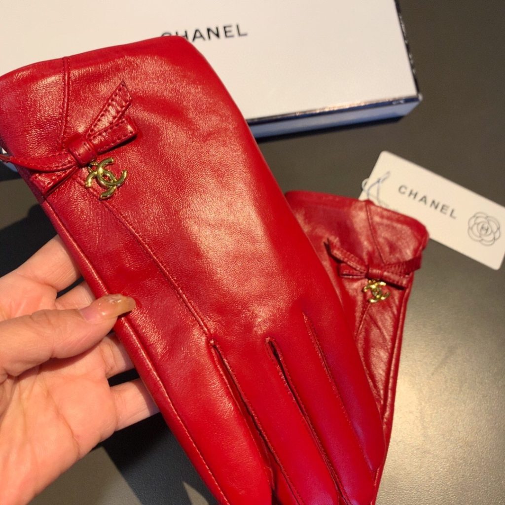 Chanel Gloves In Red