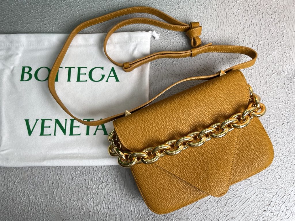 Bottega Veneta Mount Cob, For Women, Women’s Bags 8.3in/21cm